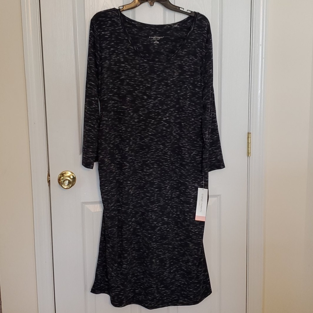 BNWT Liz Lange Elbow Sleeve Dress